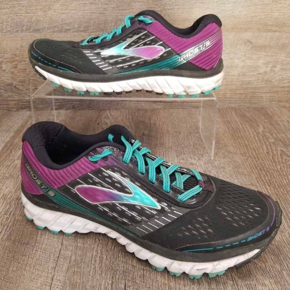 brooks women's shoes wide